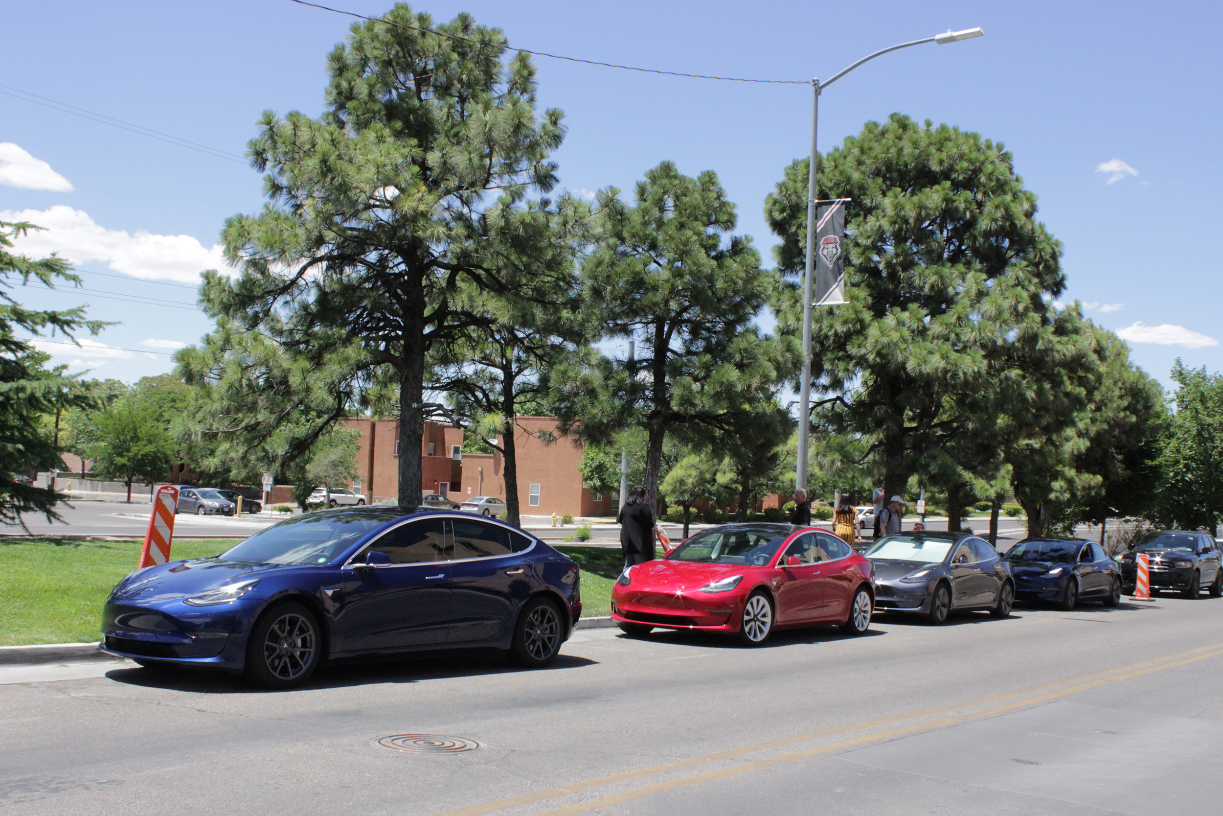 photo of Tesla cars at UNM