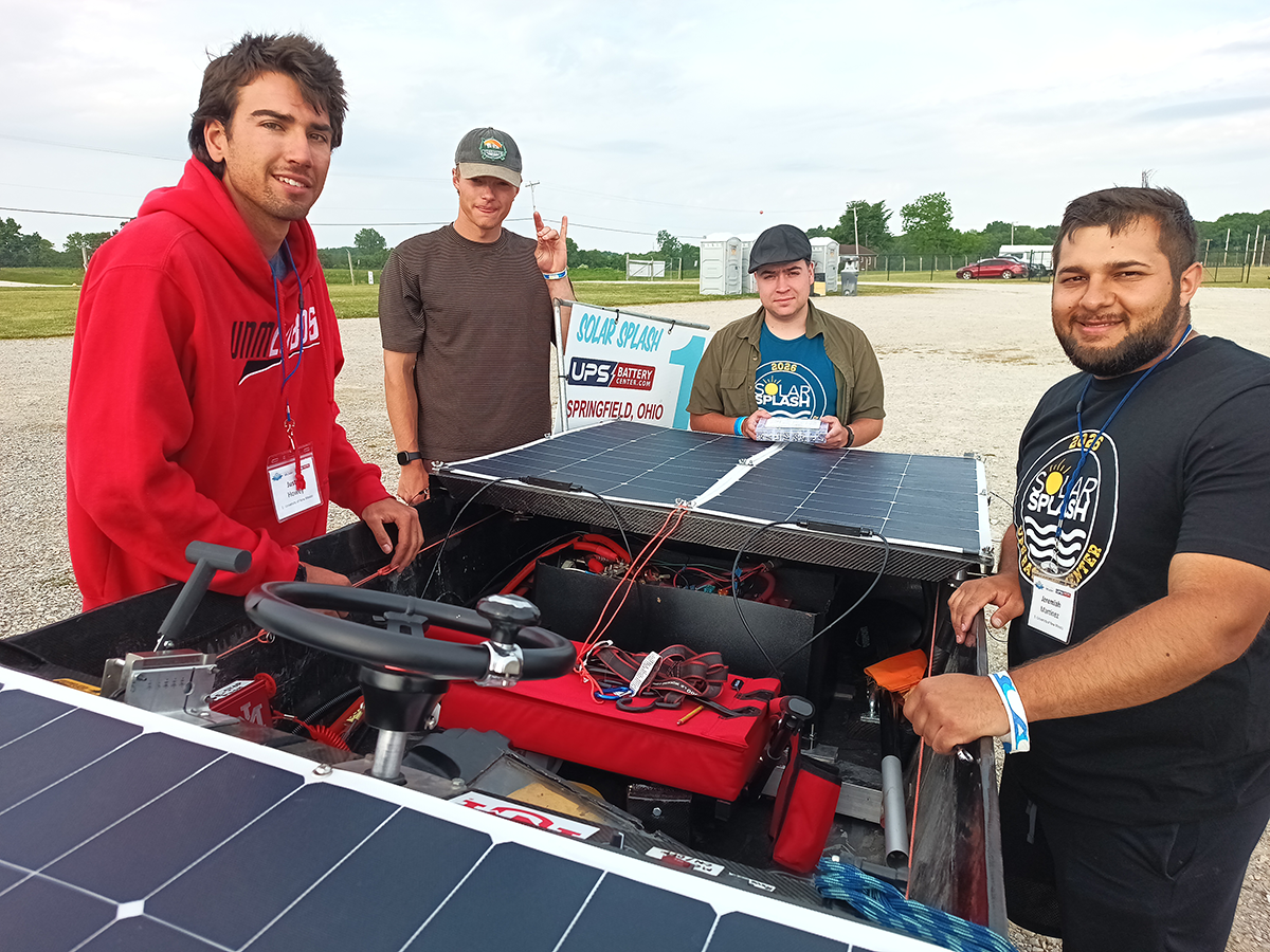 photo: The University of New Mexico Solar Splash team